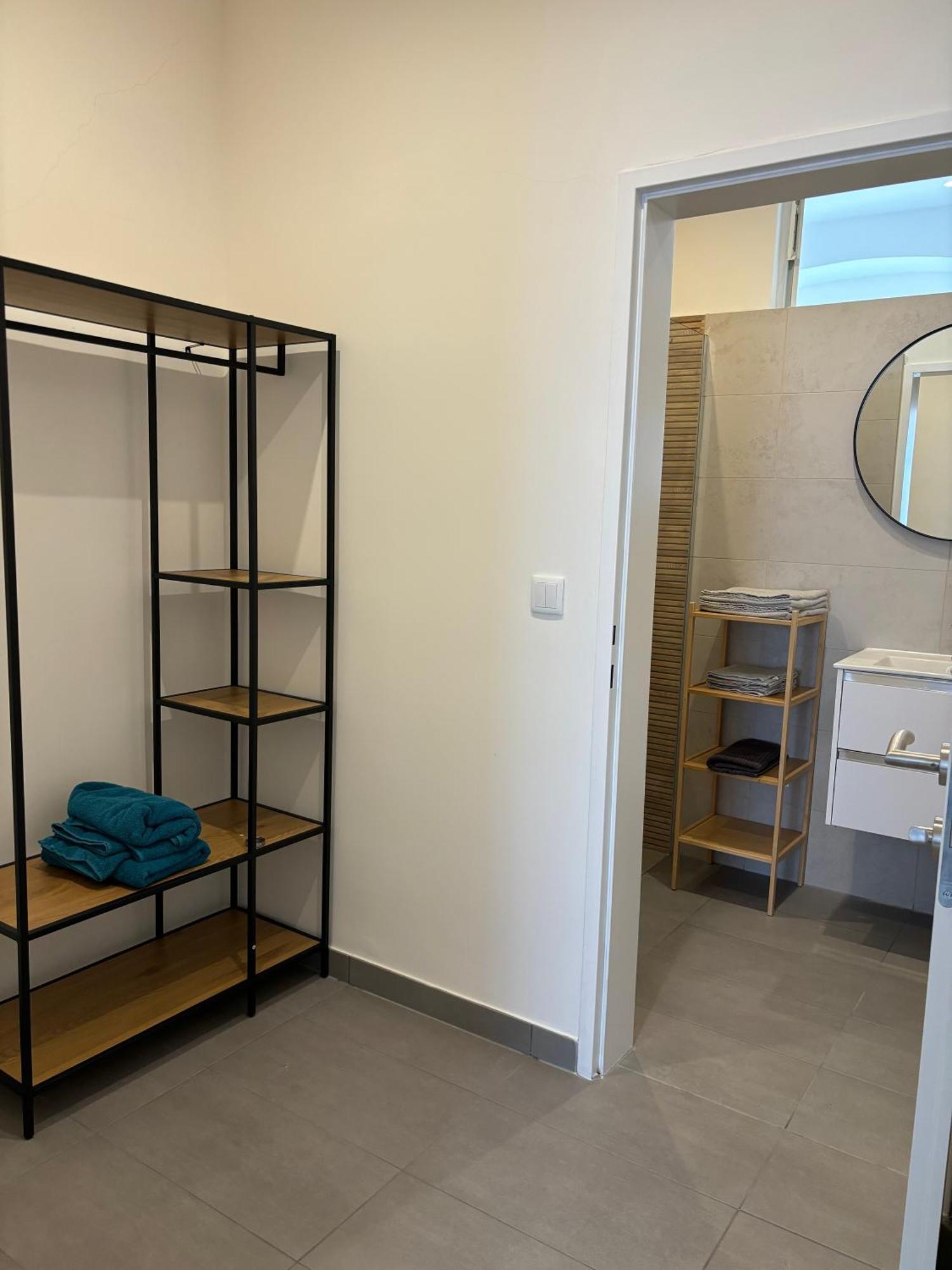 Traumhafte Fuer 3, Grosszuegig, Walk In Dusche Apartamento