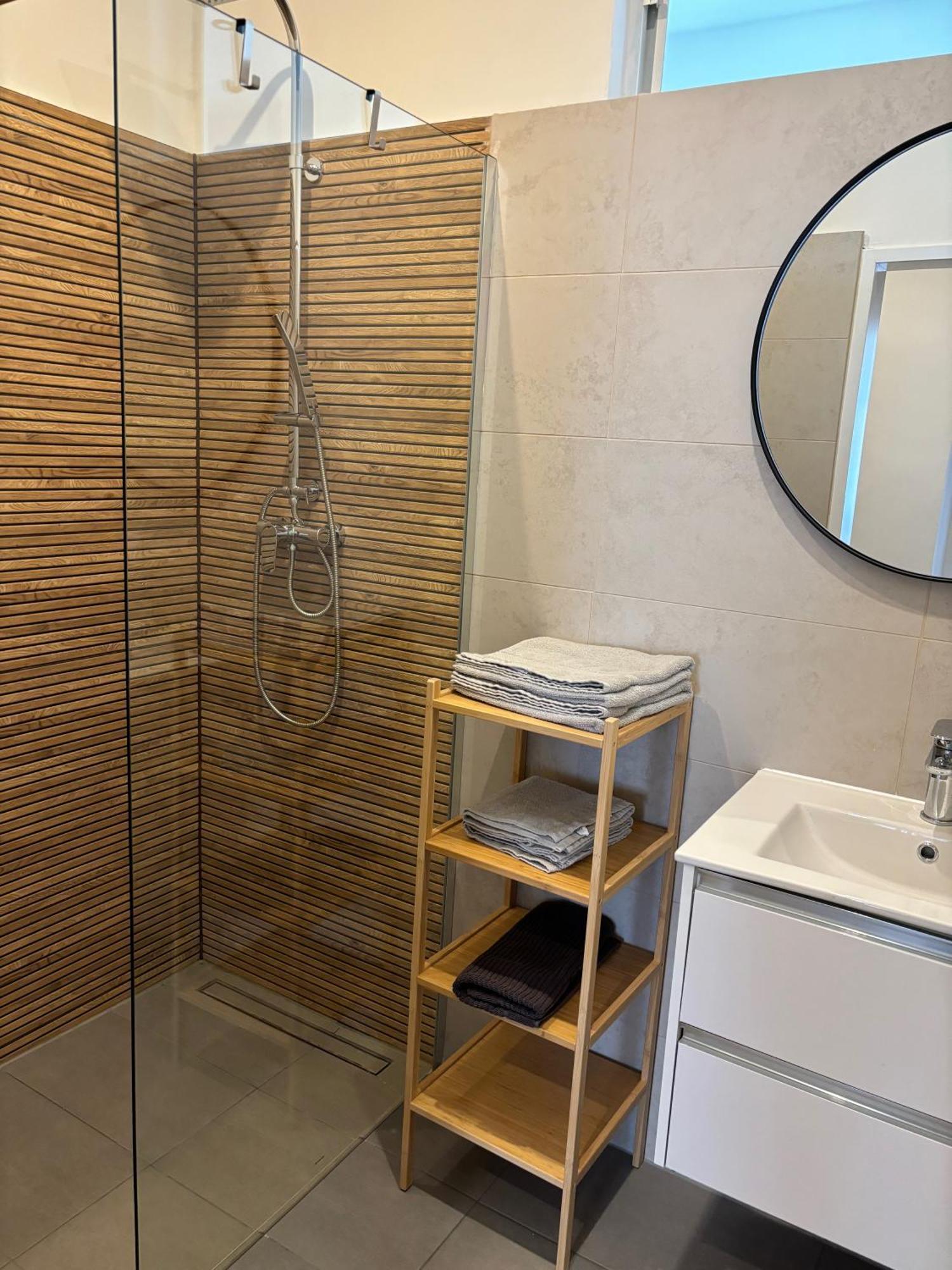 Traumhafte Fuer 3, Grosszuegig, Walk In Dusche Apartamento *